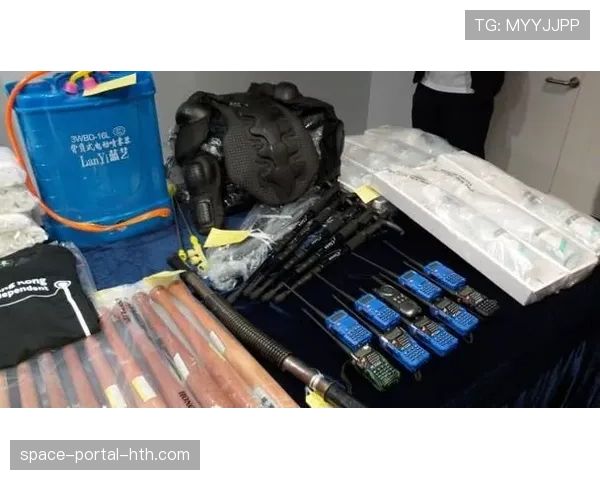 一伪造知名垒球品牌装备的犯罪团伙在欧洲被警方查获 一伪造知名垒球品牌装备的犯罪团伙在欧洲被警方查获